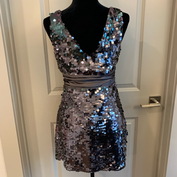 Gray Double V Neck Large Sequined Dress - Picture 5 of 6